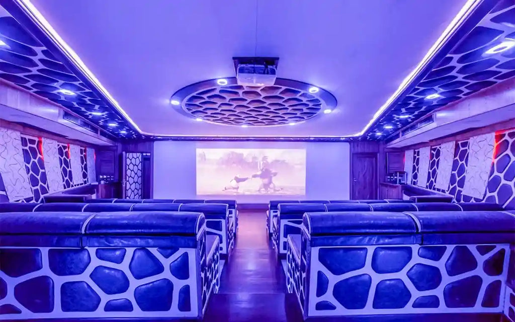 LOTUS ROYALE Mega Yacht Dinner Cruise
