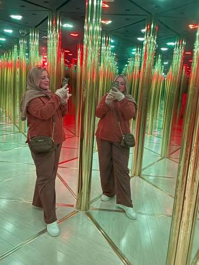 Mirror Maze Creek Park - 3